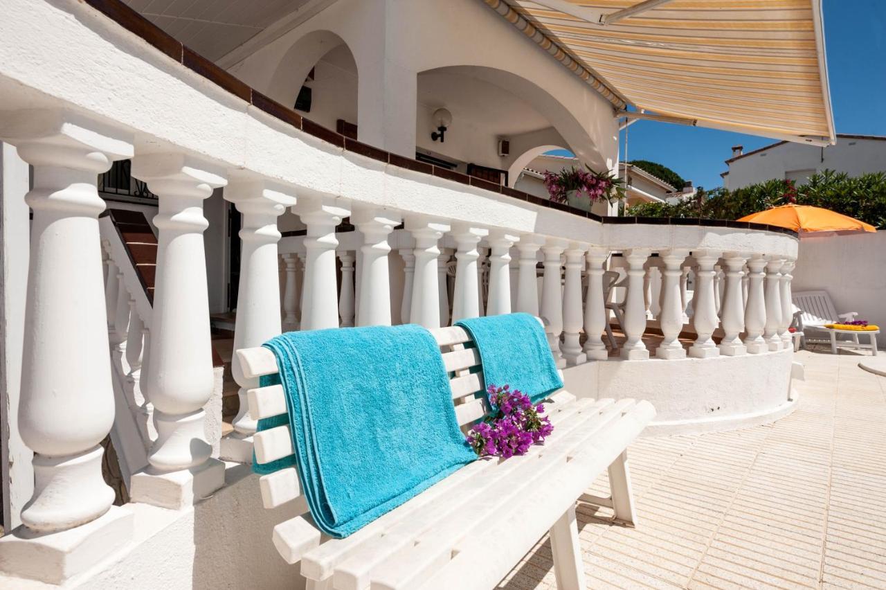 Villa Yvonne L' Escala Esterno foto